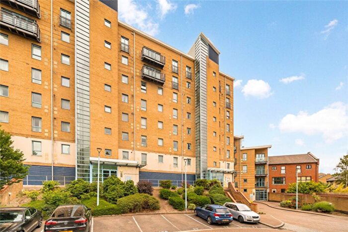 2 Bedroom Flat To Rent In Western Beach Apartments, Hanover Avenue, London, E16