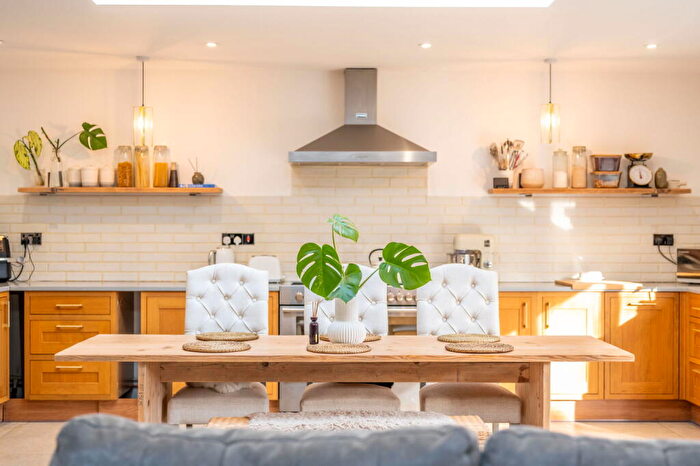 3 Bedroom Detached Bungalow For Sale In Highlands Road, Fareham, Hampshire, PO15