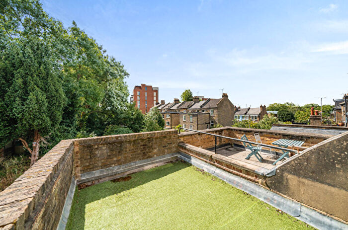 2 Bedroom Apartment To Rent In Iverson Road, West Hampstead, London, NW6