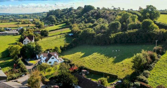 5 Bedroom Detached House For Sale In Brinscombe, Weare, Axbridge, BS26