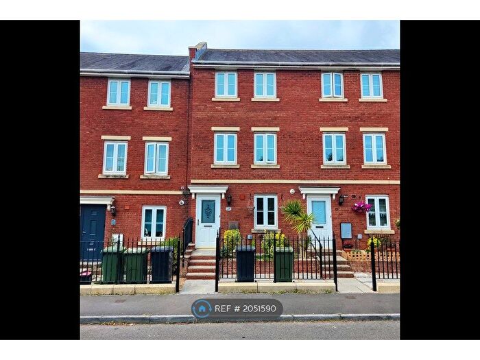4 Bedroom Terraced House To Rent In Royal Crescent, Exeter, EX2