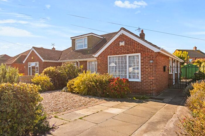 3 Bedroom Bungalow For Sale In Worlaby Road, Grimsby, DN33