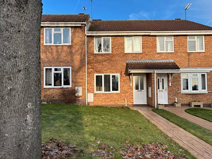 3 Bedroom Terraced House To Rent In Hillside Close, Banbury, OX16