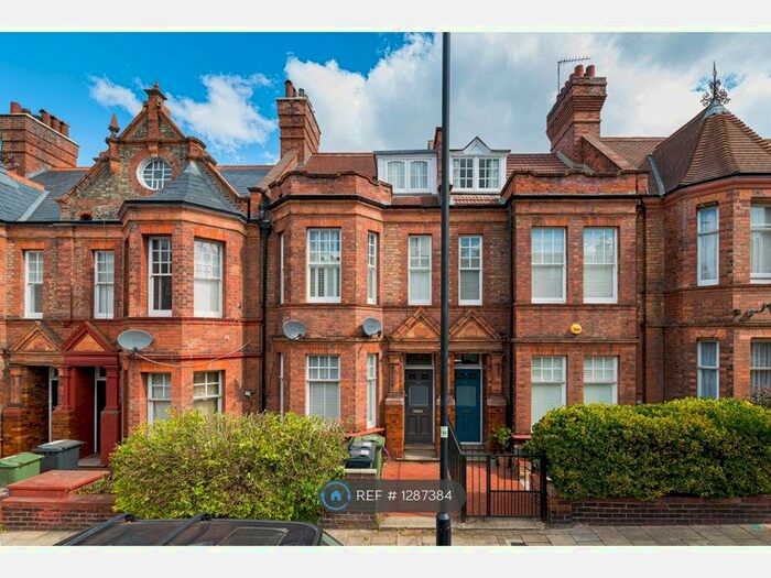 1 Bedroom Flat To Rent In Amesbury Avenue, London SW2