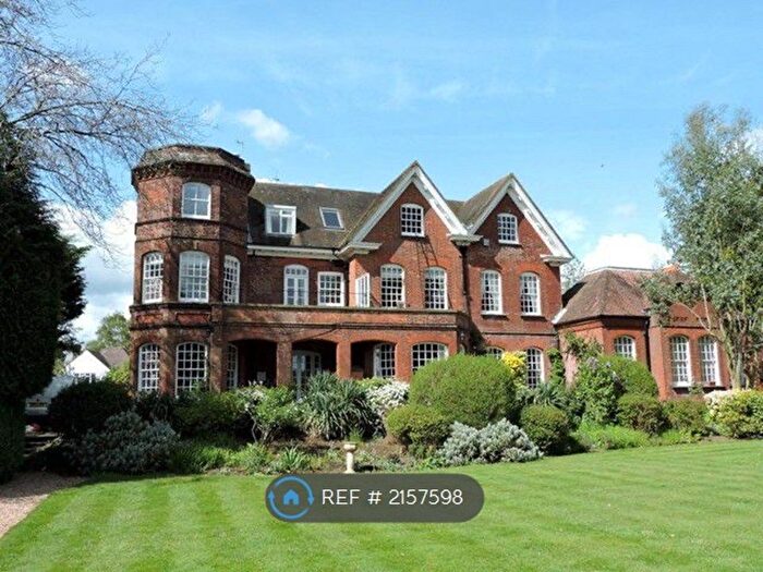 2 Bedroom Flat To Rent In Summersbury Drive, Shalford, Guildford, GU4