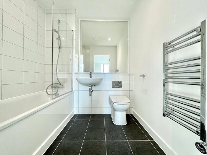 2 Bedroom Apartment To Rent In No Old Trafford, Wharf End, Trafford Park, Stretford, Manchester, M17