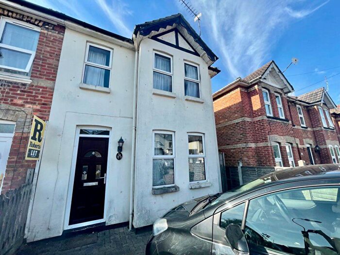 3 Bedroom House To Rent In - Three Bedroom Student House, P03