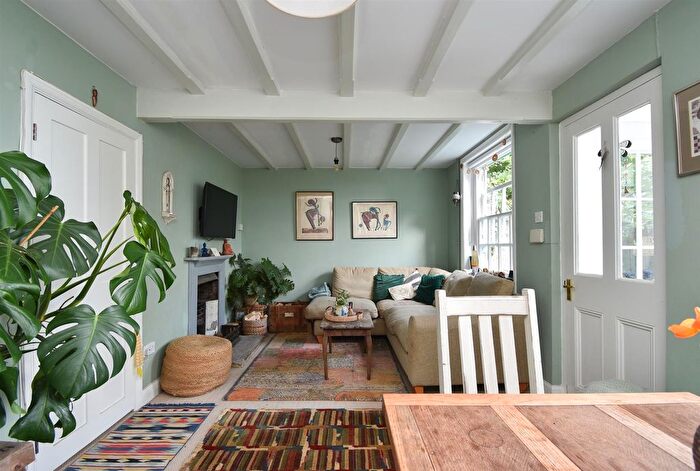 2 Bedroom Detached House To Rent In Church Passage, Hastings, TN34
