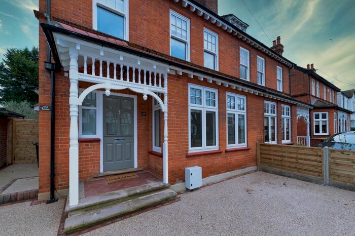 3 Bedroom Maisonette To Rent In Lower Park Road, Loughton, IG10