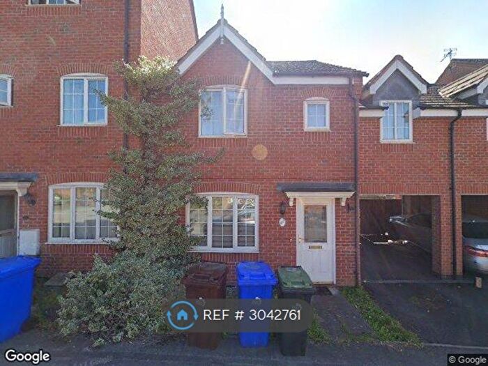 4 Bedroom Semi-Detached House To Rent In Godwin Way, Stoke-On-Trent, ST4