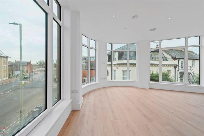 1 Bedroom Flat To Rent In Pyrcroft Road, Chertsey, KT16