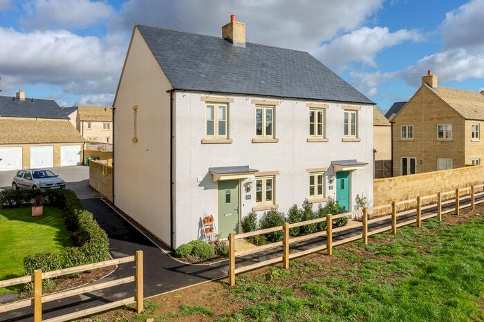 2 Bedroom Semi-Detached House To Rent In De Borg Close, Tetbury, GL8