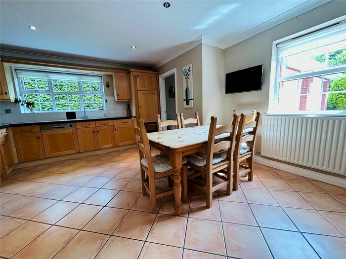 5 Bedroom Detached House For Sale In Linnet Lane, Lytham St. Annes, Lancashire, FY8