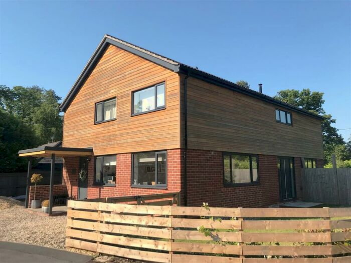 4 Bedroom Detached House For Sale In Annadale, Cold Ash, RG18