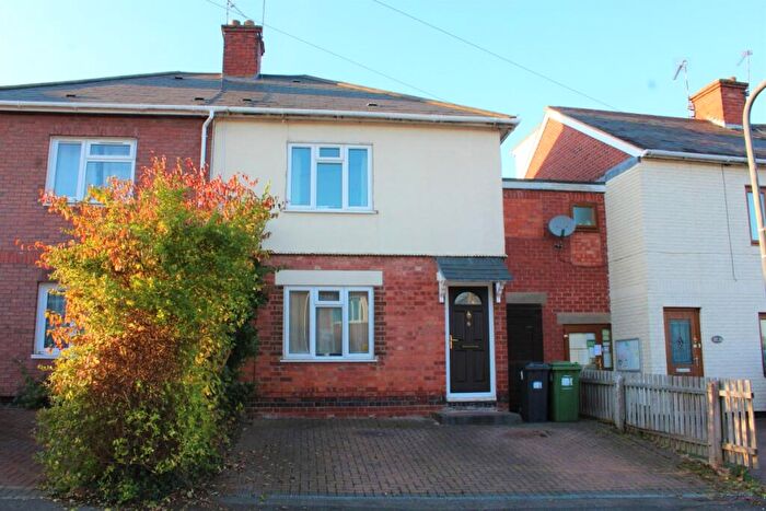 3 Bedroom Semi-Detached House To Rent In Kennan Avenue, Leamington Spa, Warwickshire, CV31