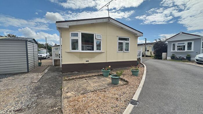 2 Bedroom Mobile/park Home For Sale In Hutton Park, Hutton Moor Lane, Weston-Super-Mare, BS24