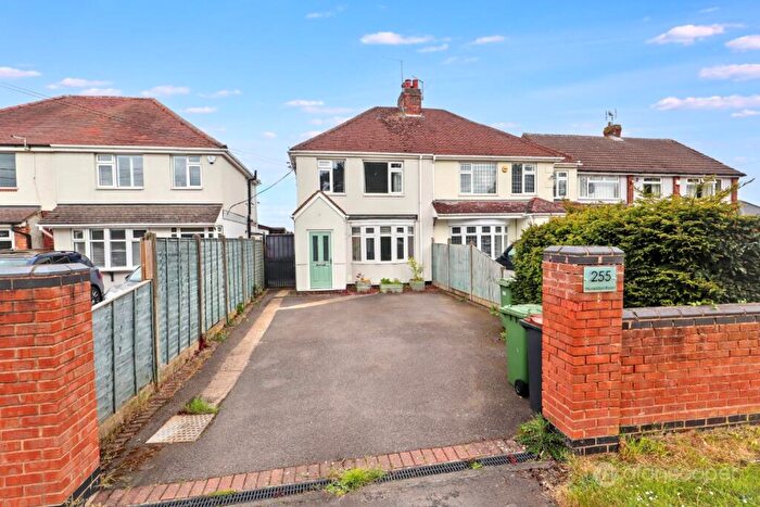 3 Bedroom Semi-Detached House For Sale In Nuneaton Road, Bulkington, CV12