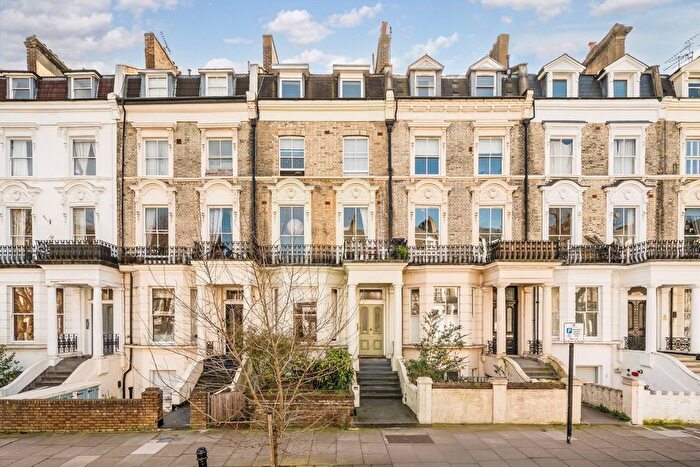2 Bedroom Flat For Sale In Sutherland Avenue, Little Venice, W9
