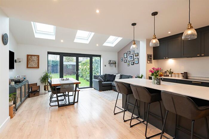 3 Bedroom Semi-detached House For Sale In Kingswood Close, Lapworth, Solihull, B94