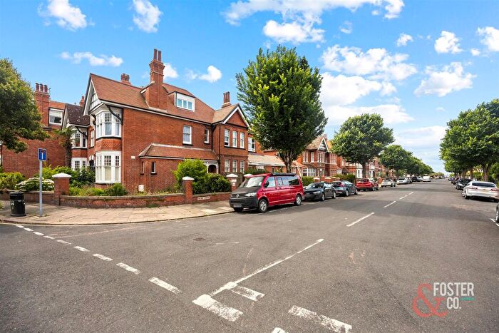 1 Bedroom Flat To Rent In Vallance Gardens, Hove, BN3