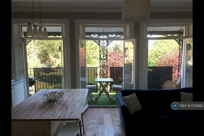 2 Bedroom Flat To Rent In Adrian Square, Westgate On Sea, CT8