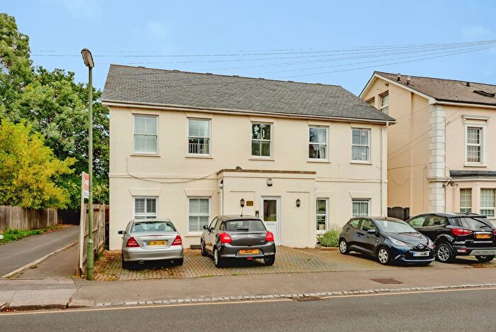 2 Bedroom Flat For Sale In Gloucester Road, Redhill, RH1