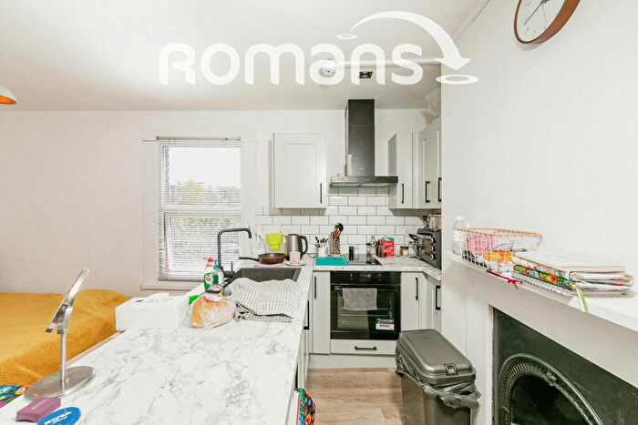 Apartment To Rent In Watlington Street, RG1