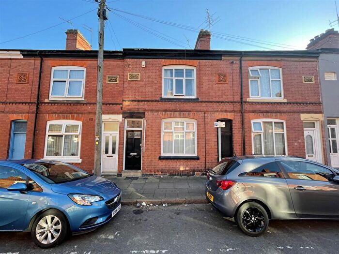 3 Bedroom Terraced House For Sale In Chaucer Street, Stoneygate, Leicester, LE2