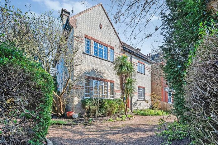 3 Bedroom Apartment For Sale In Hayne Road, Beckenham, BR3