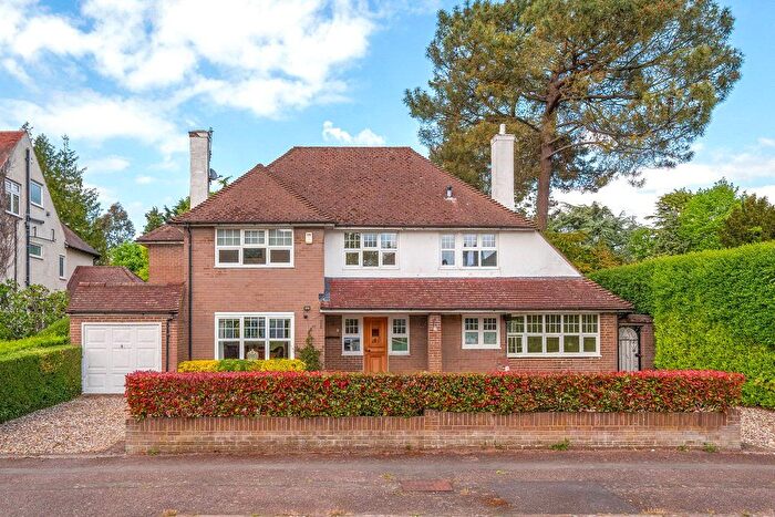 4 Bedroom Detached House For Sale In Heathfield Road, Bushey, Hertfordshire, WD23