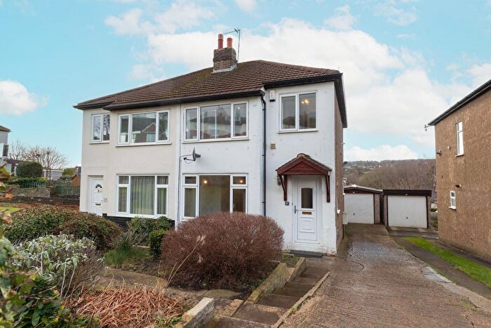 3 Bedroom Semi-Detached House To Rent In Woodhill Road, Horsforth, Leeds, LS16