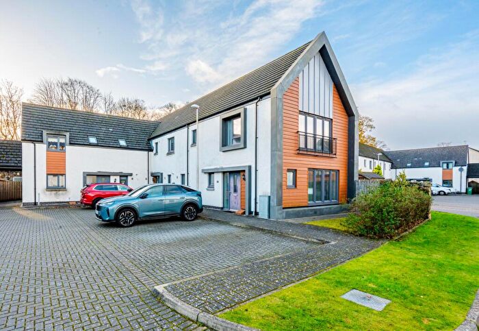 4 Bedroom End Of Terrace House For Sale In Citizen Jaffray Court, Stirling, FK7