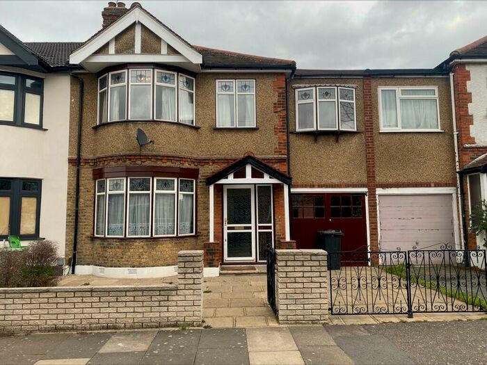 4 Bedroom Terraced House To Rent In Mayesford Road, Romford, RM6