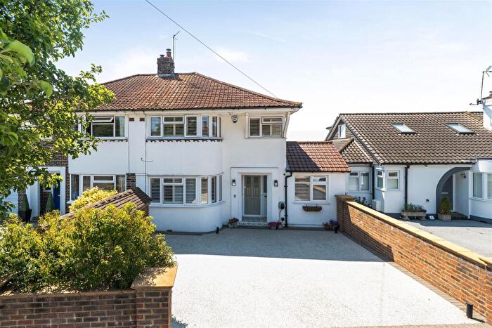 3 Bedroom Semi-Detached House For Sale In The Grove, Bearsted, Maidstone, ME14