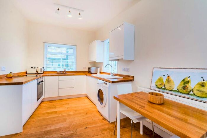 1 Bedroom Bungalow To Rent In Horace Road, Forest Gate, London, E7