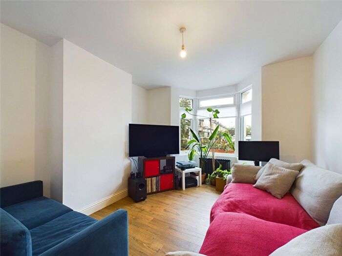 3 Bedroom Terraced House For Sale In Colls Road, London, SE15