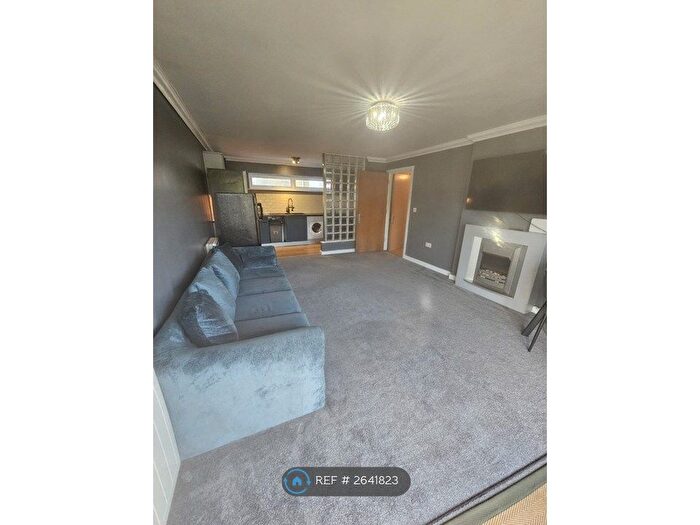 2 Bedroom Flat To Rent In Mercia House, Ashford, TW15