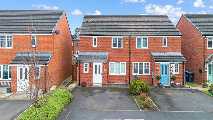 3 Bedroom Semi-Detached House For Sale In Glossop Close, Warrington, WA1