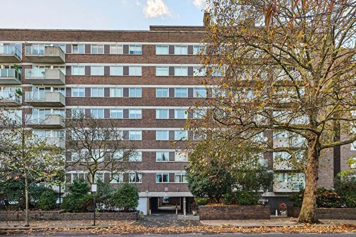 3 Bedroom Flat To Rent In Warwick Gardens, London, W14