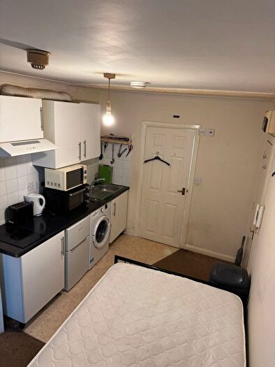1 Bedroom Studio To Rent In London Road, Dunton Green, Sevenoaks, TN13