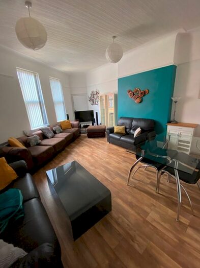 4 Bedroom Flat To Rent In Smithdown Road, Liverpool, L15