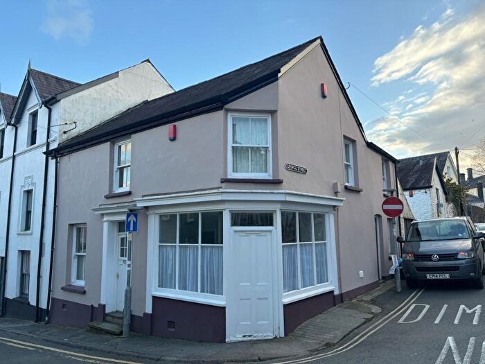 3 Bedroom End Of Terrace House For Sale In Carmarthen Street, Llandeilo, Carmarthenshire., SA19