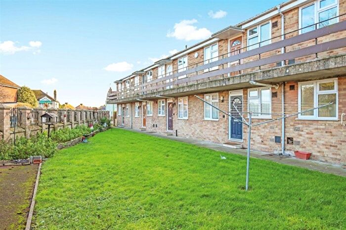 1 Bedroom Flat For Sale In Lancaster Close, Ramsgate, CT12