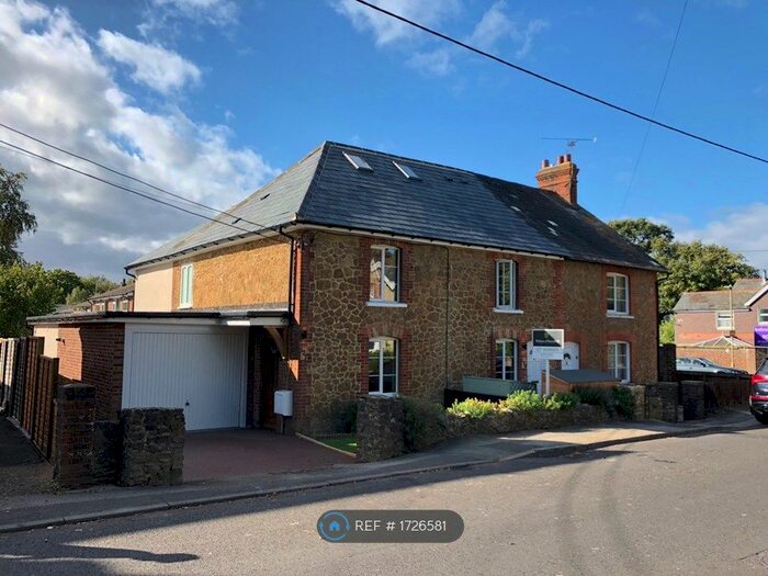 3 Bedroom Terraced House To Rent In Forest Road, Liss, GU33