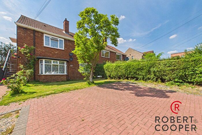 2 Bedroom Maisonette For Sale In Lewes Close, Northolt, UB5