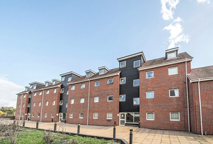 2 Bedroom Flat For Sale In Nayland Court, Market Place, Romford, RM1
