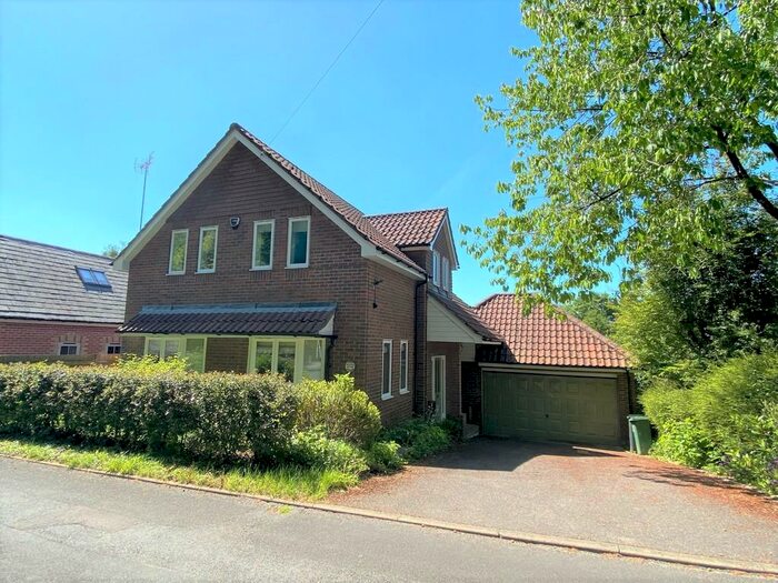 4 Bedroom Detached House To Rent In Old London Road, SO20