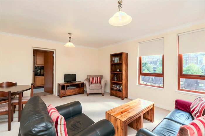 3 Bedroom Flat To Rent In Dean Path, Edinburgh, EH4