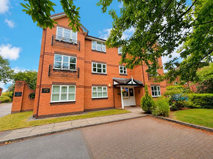 2 Bedroom Flat To Rent In Charlton Drive, Sale, M33