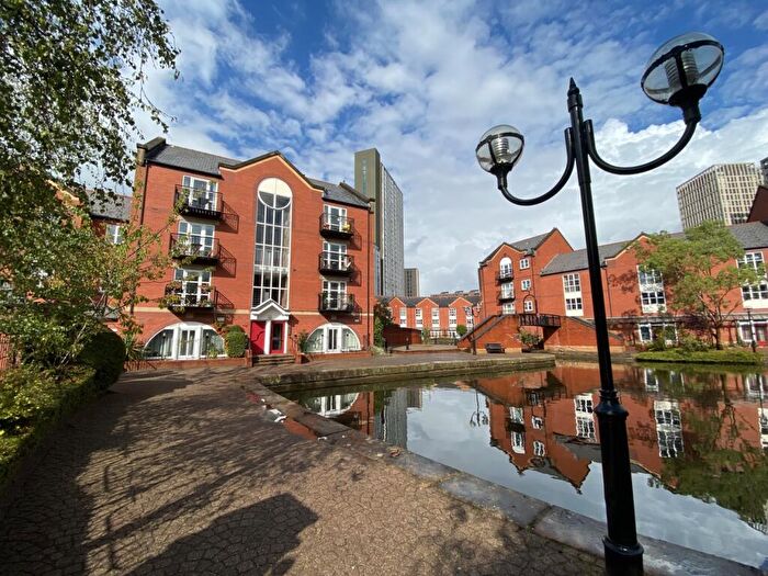 2 Bedroom Apartment To Rent In Thomas Telford Basin, Manchester, M1